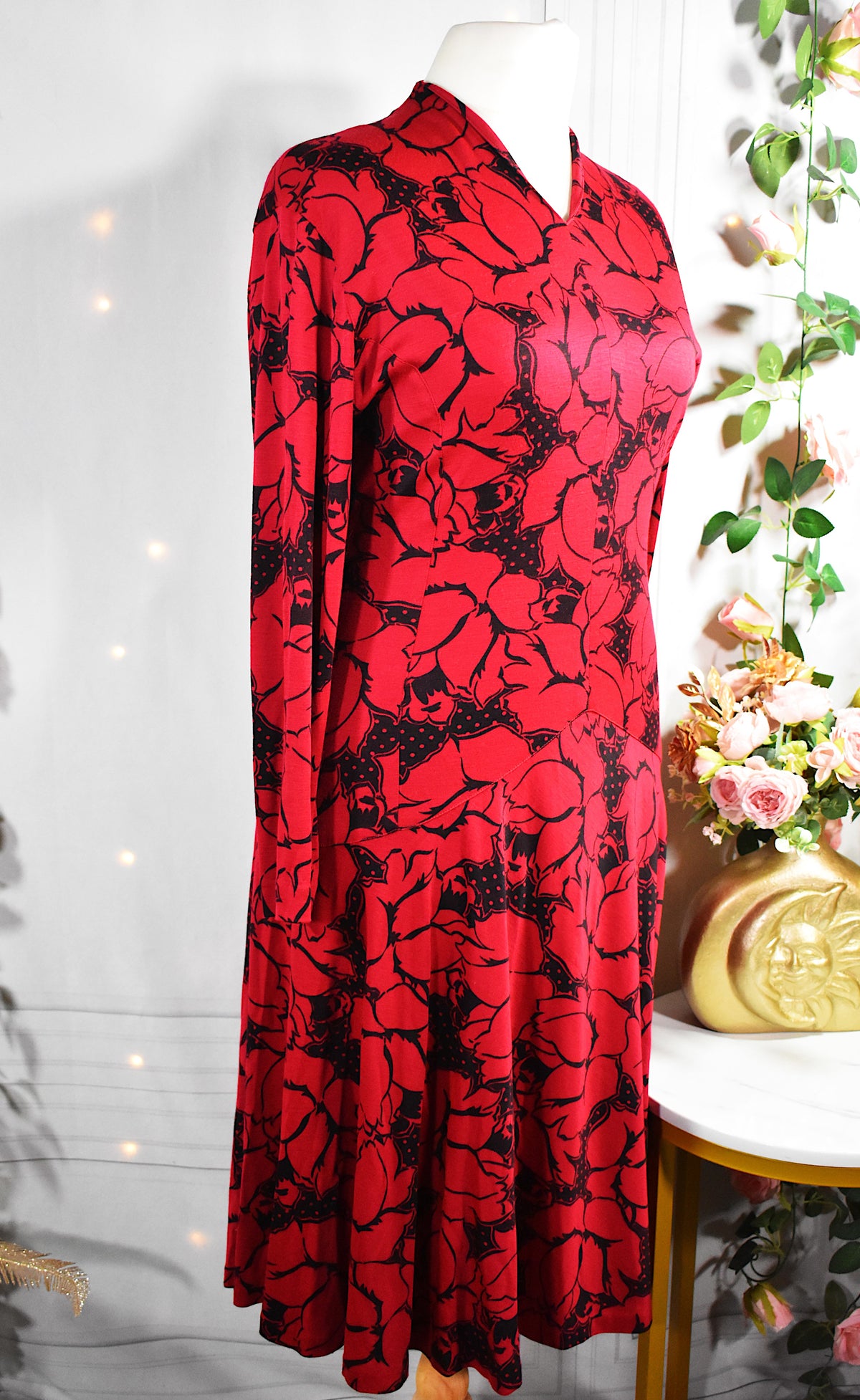 Robe jersey de laine rouge à fleurs noires Devernois