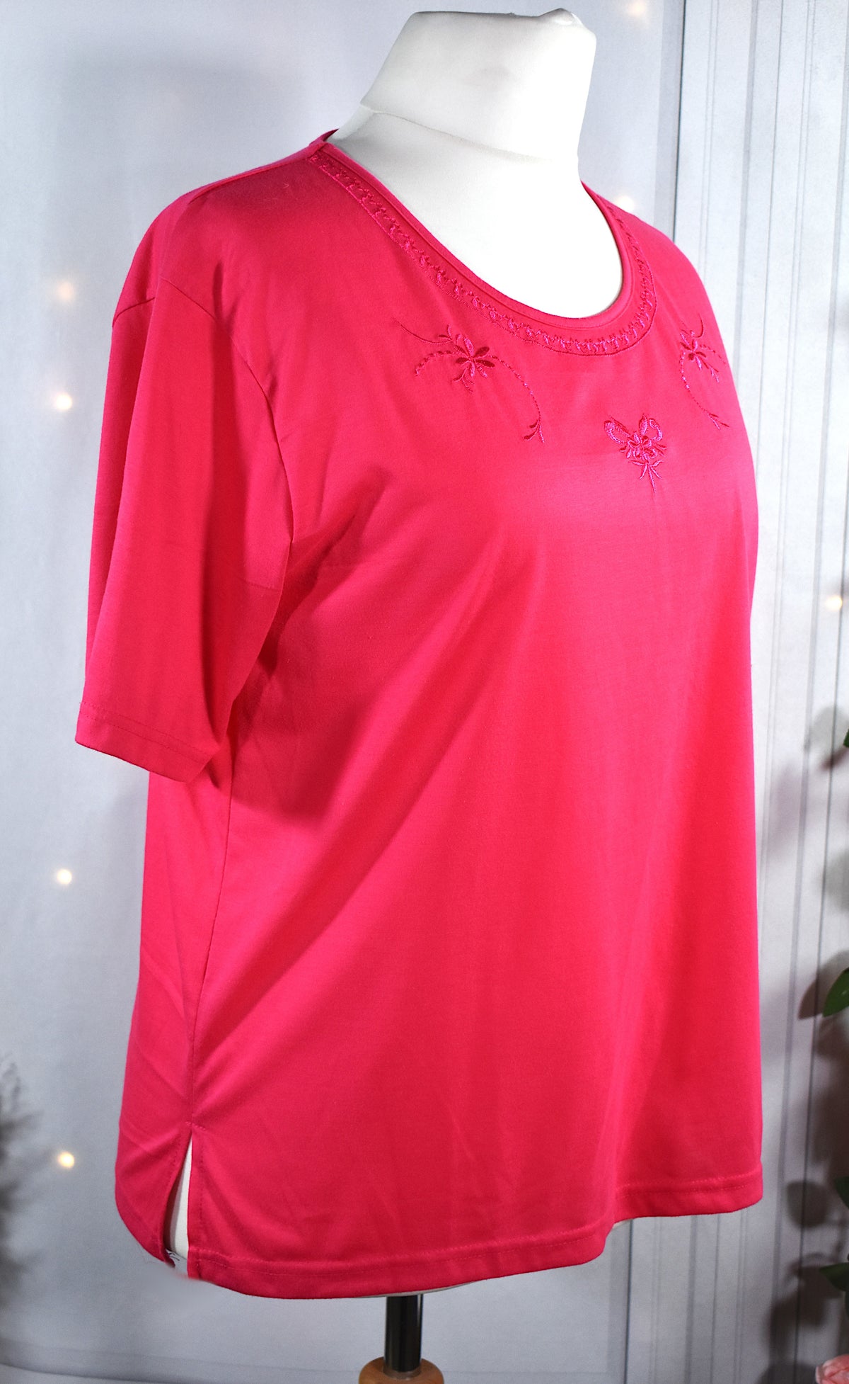 T-shirt fuchsia brodé