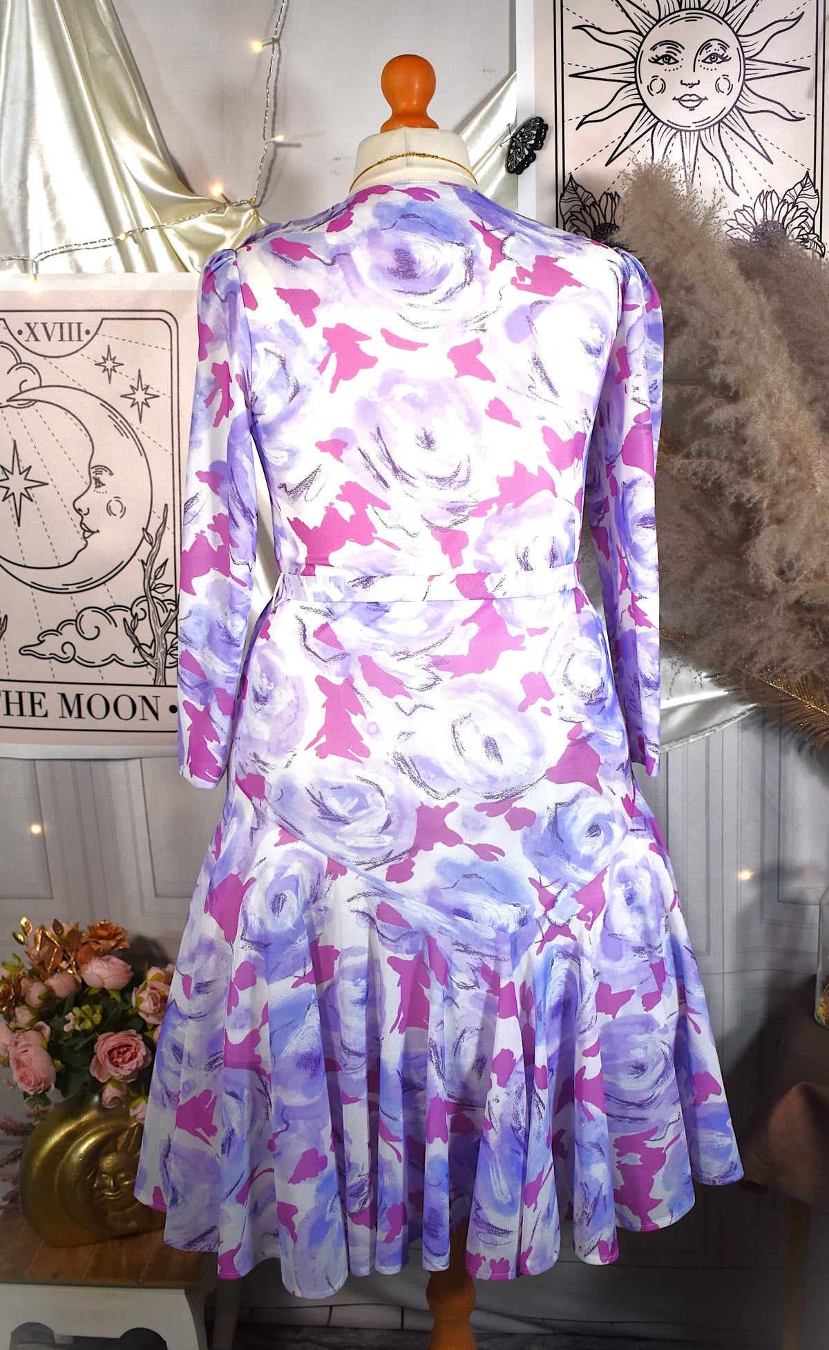 Robe mousseline fleurie lilas ceinturée