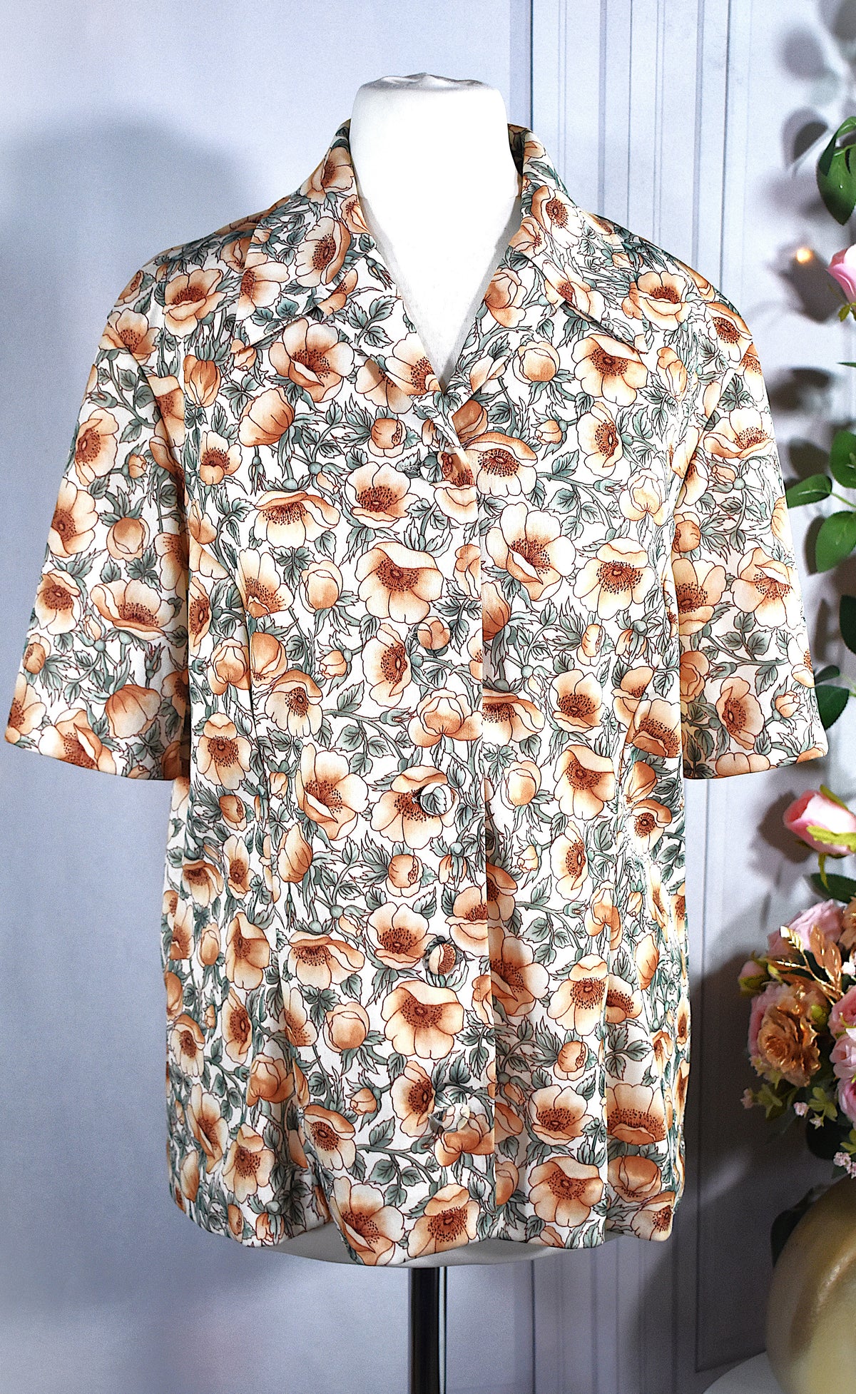 Chemise à fleurs beiges & vertes