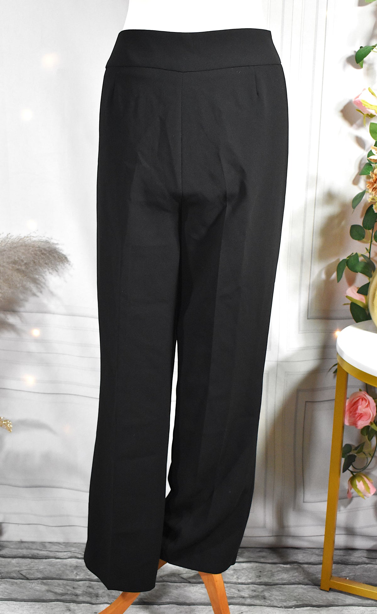 Pantalon fluide noir à la taille perlée