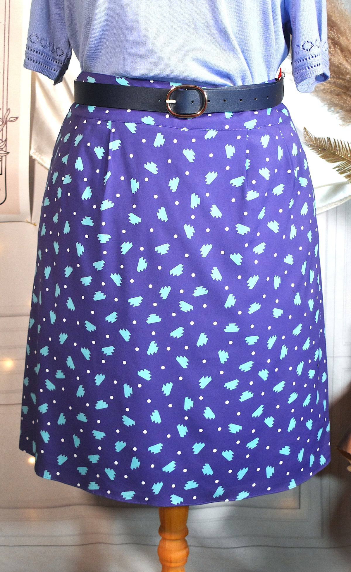 Jupe bleu motifs géométriques