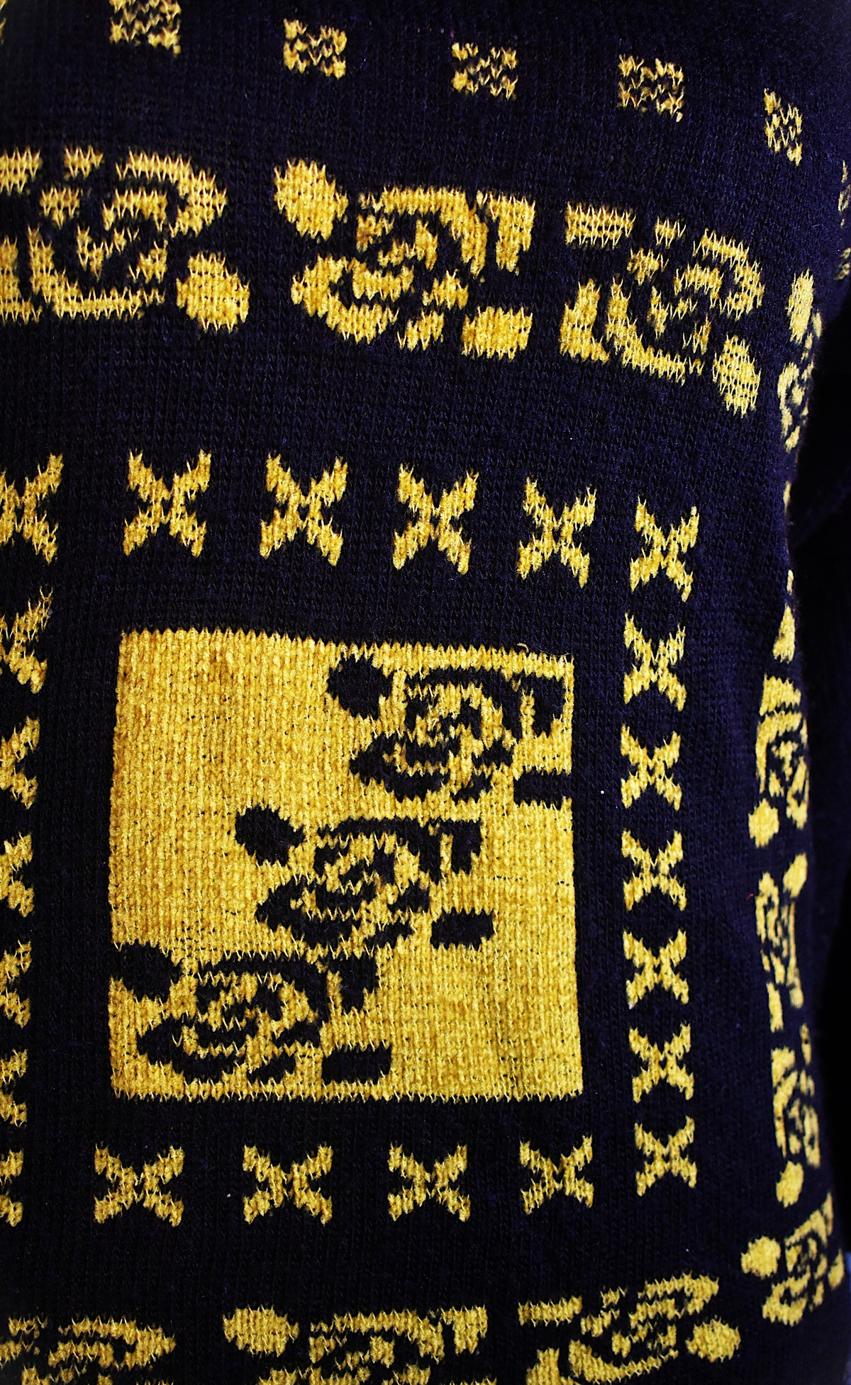 Pull noir motif jacquard jaune