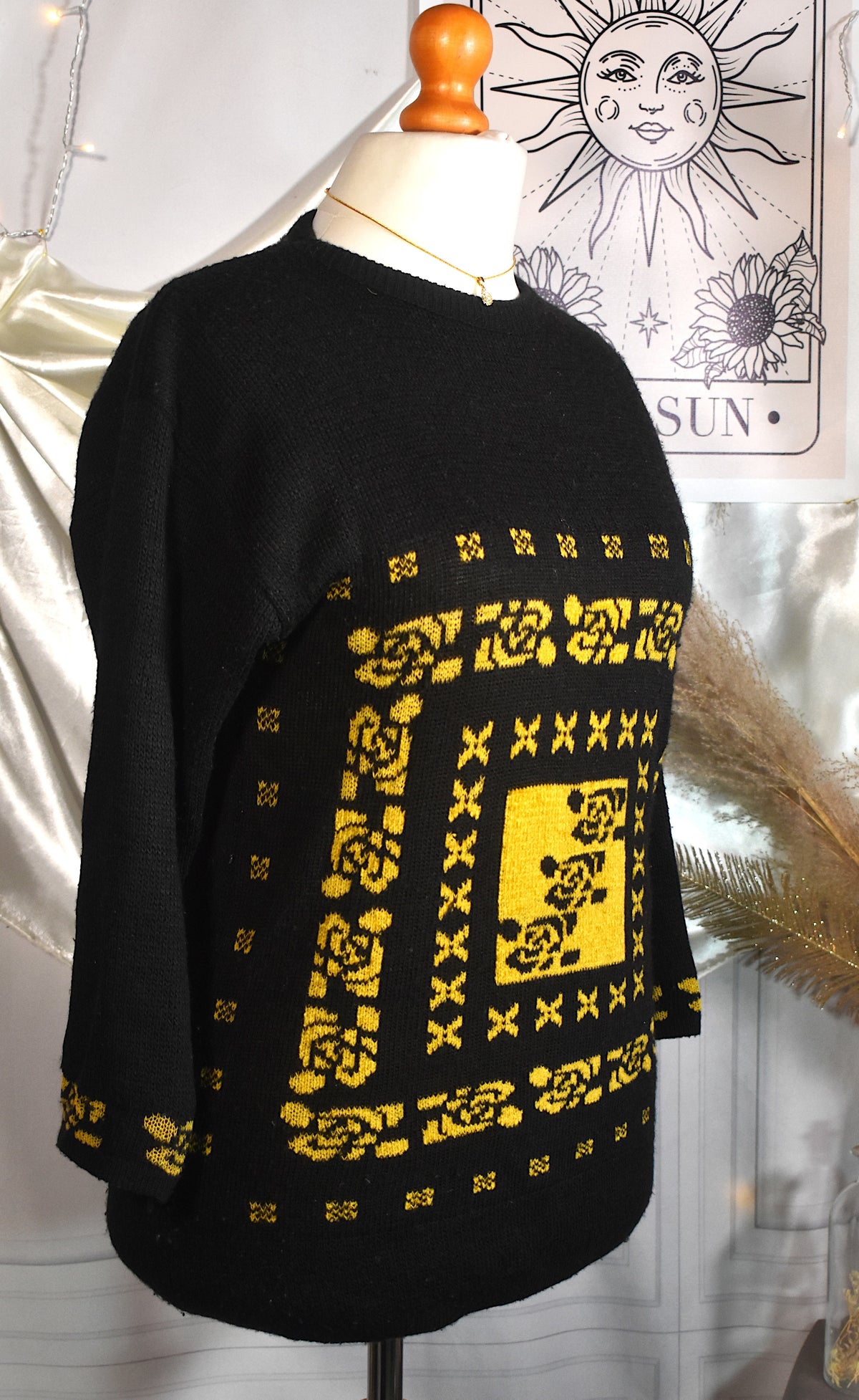 Pull noir motif jacquard jaune