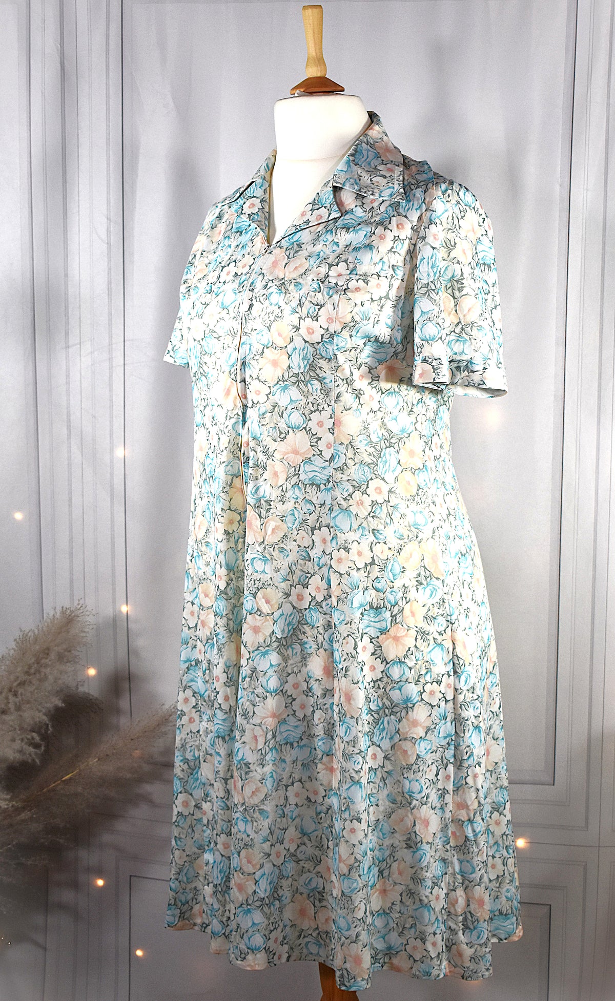 Robe vintage aux fleurs pastels