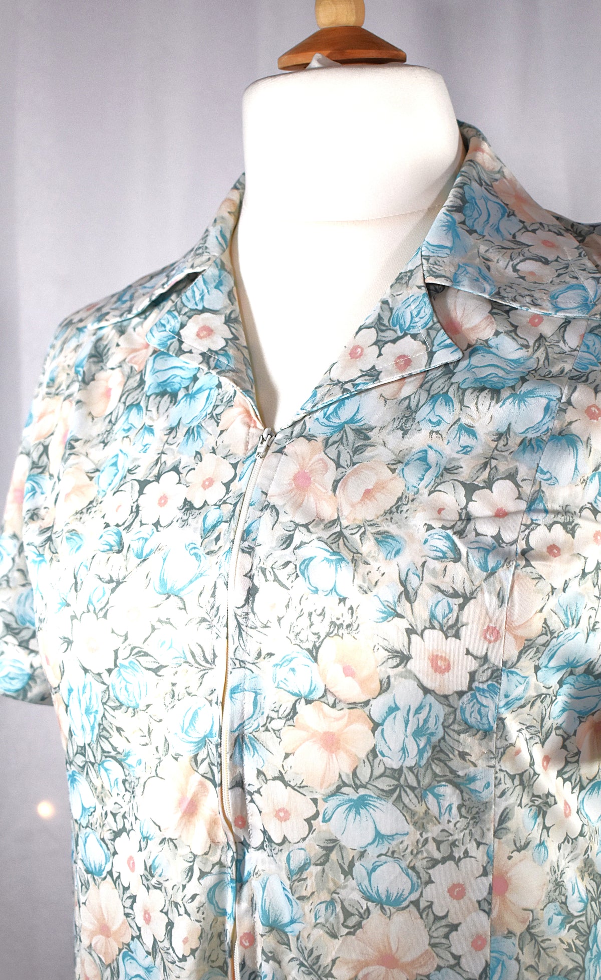 Robe aux fleurs pastels