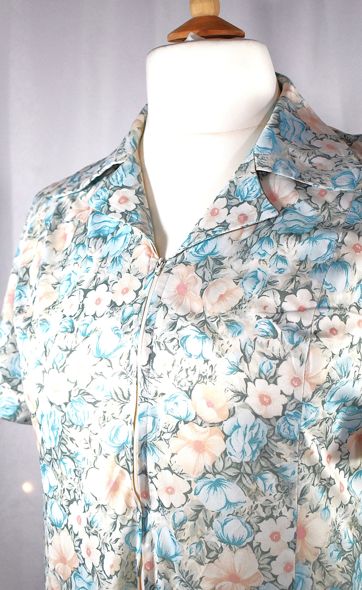 Robe vintage aux fleurs pastels
