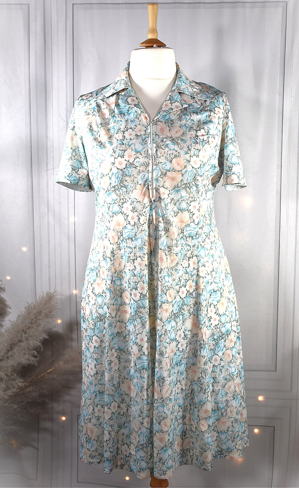 Robe vintage aux fleurs pastels