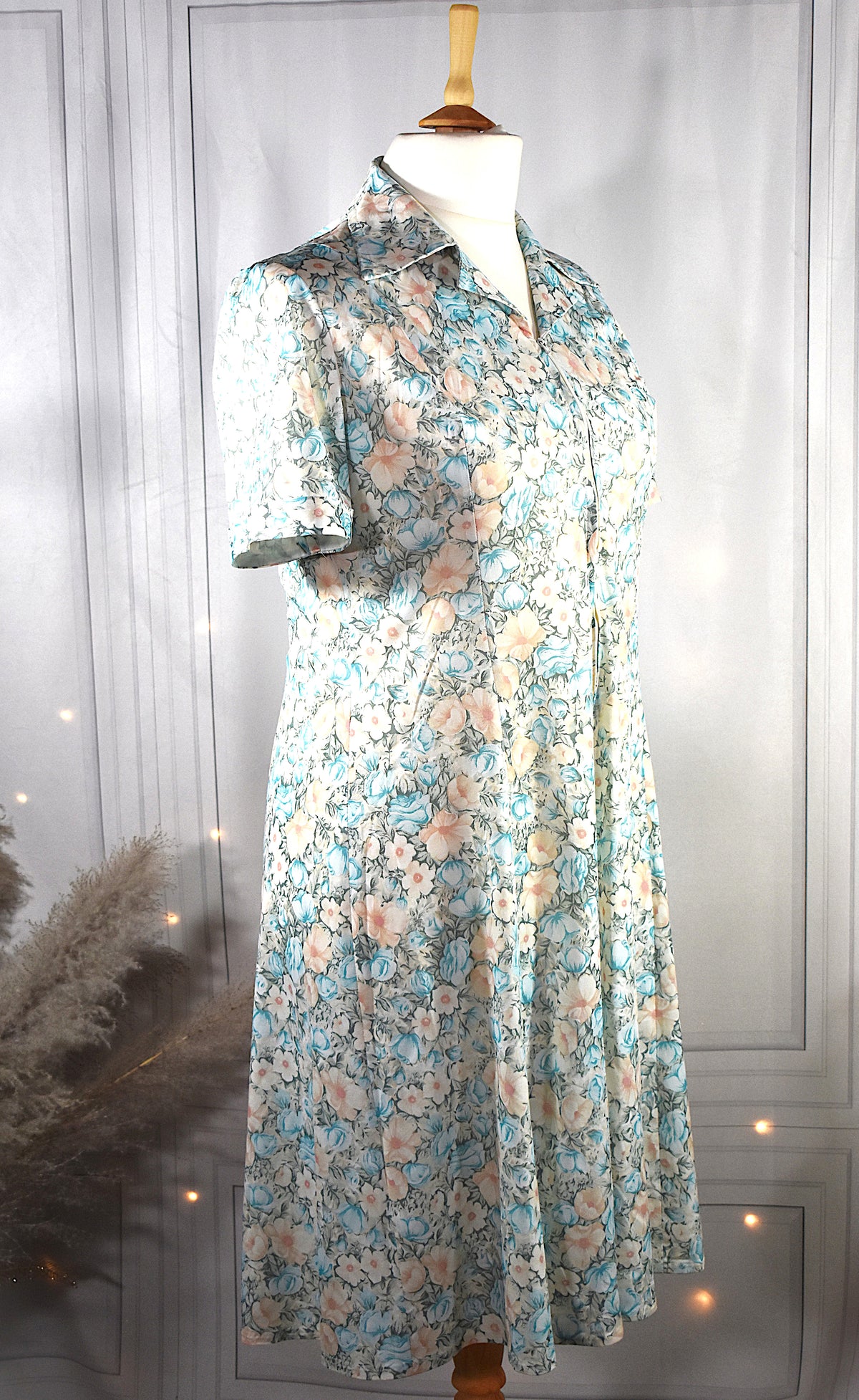 Robe vintage aux fleurs pastels