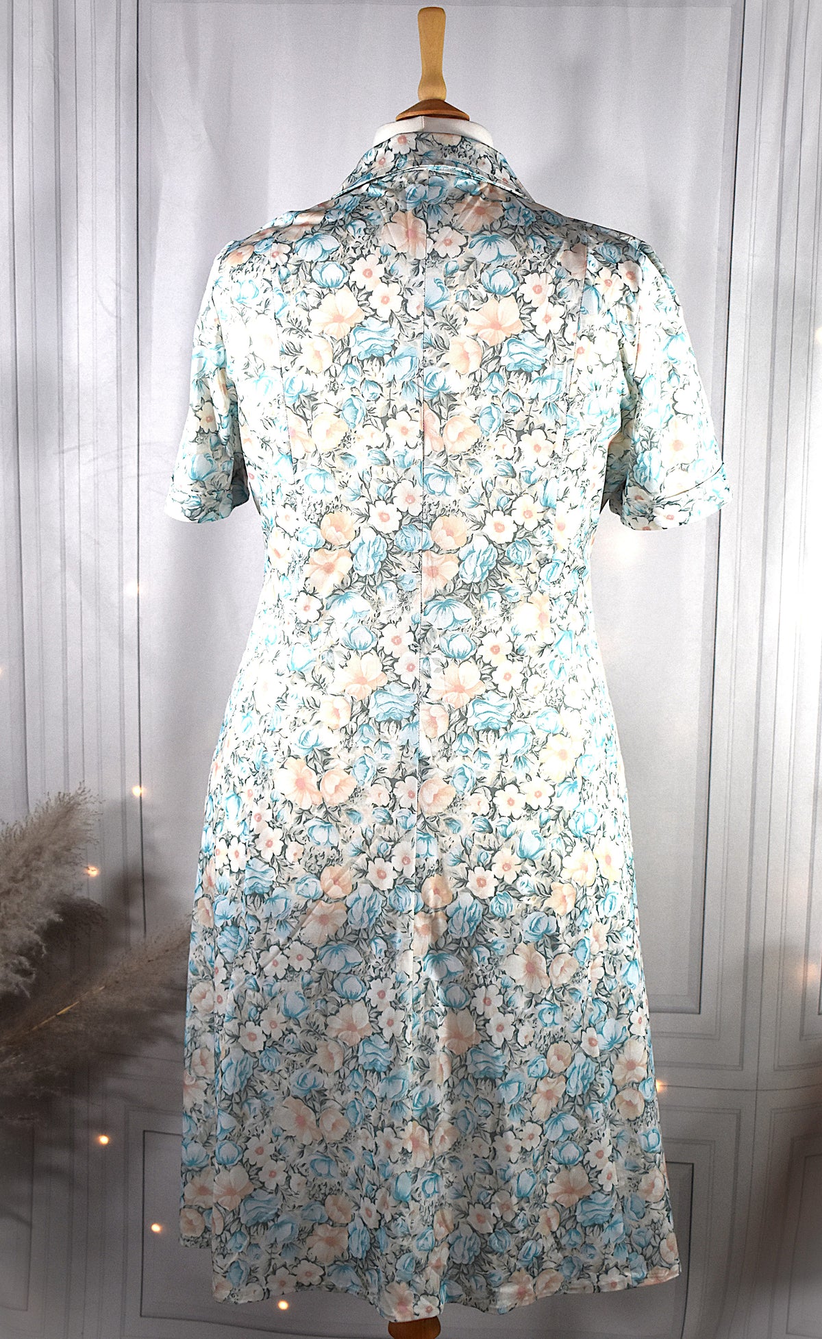 Robe vintage aux fleurs pastels