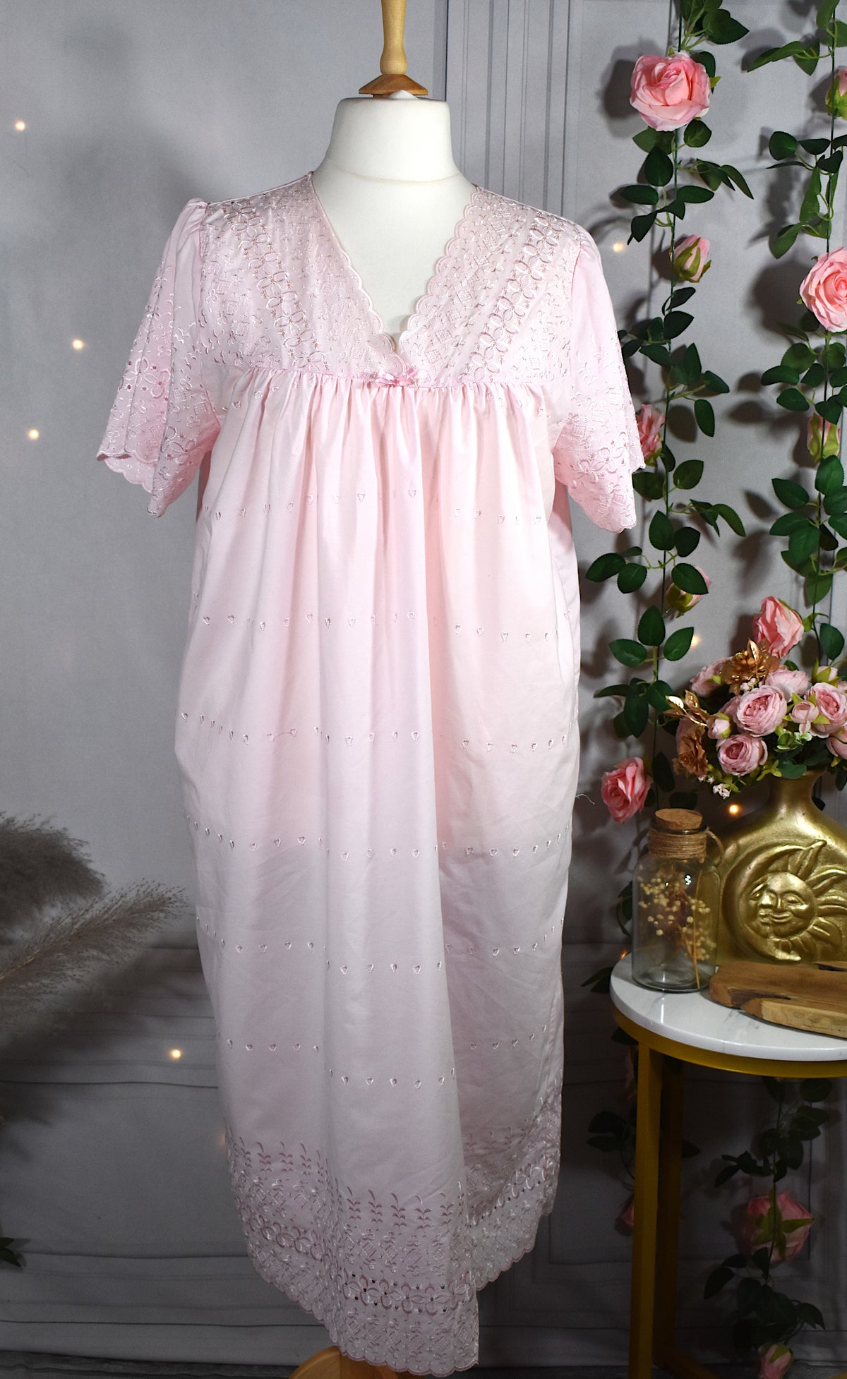 Chemise de nuit rose pastel & broderies