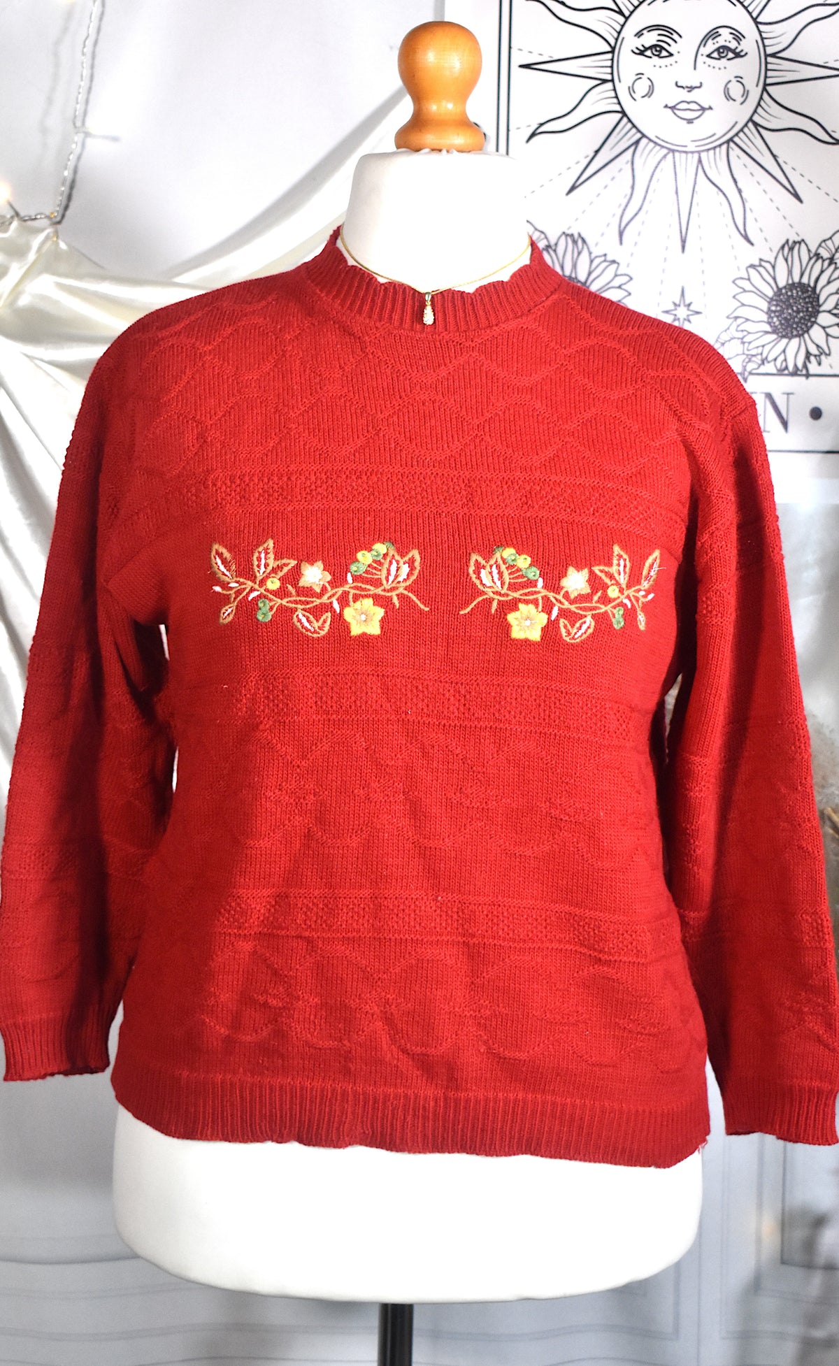 Pull rouge laine mélangée broderie florale