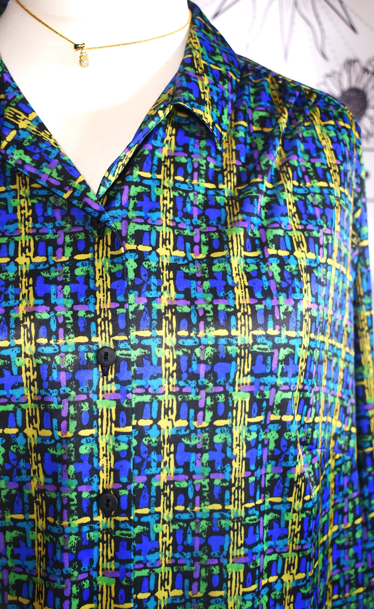 Robe chemise motif graphique bleu vert jaune