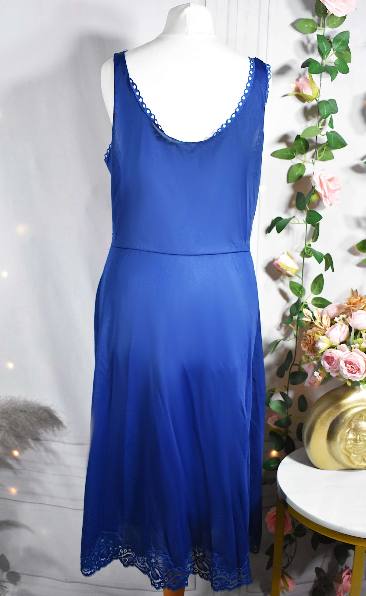 Fond de robe dentelle & satin bleue