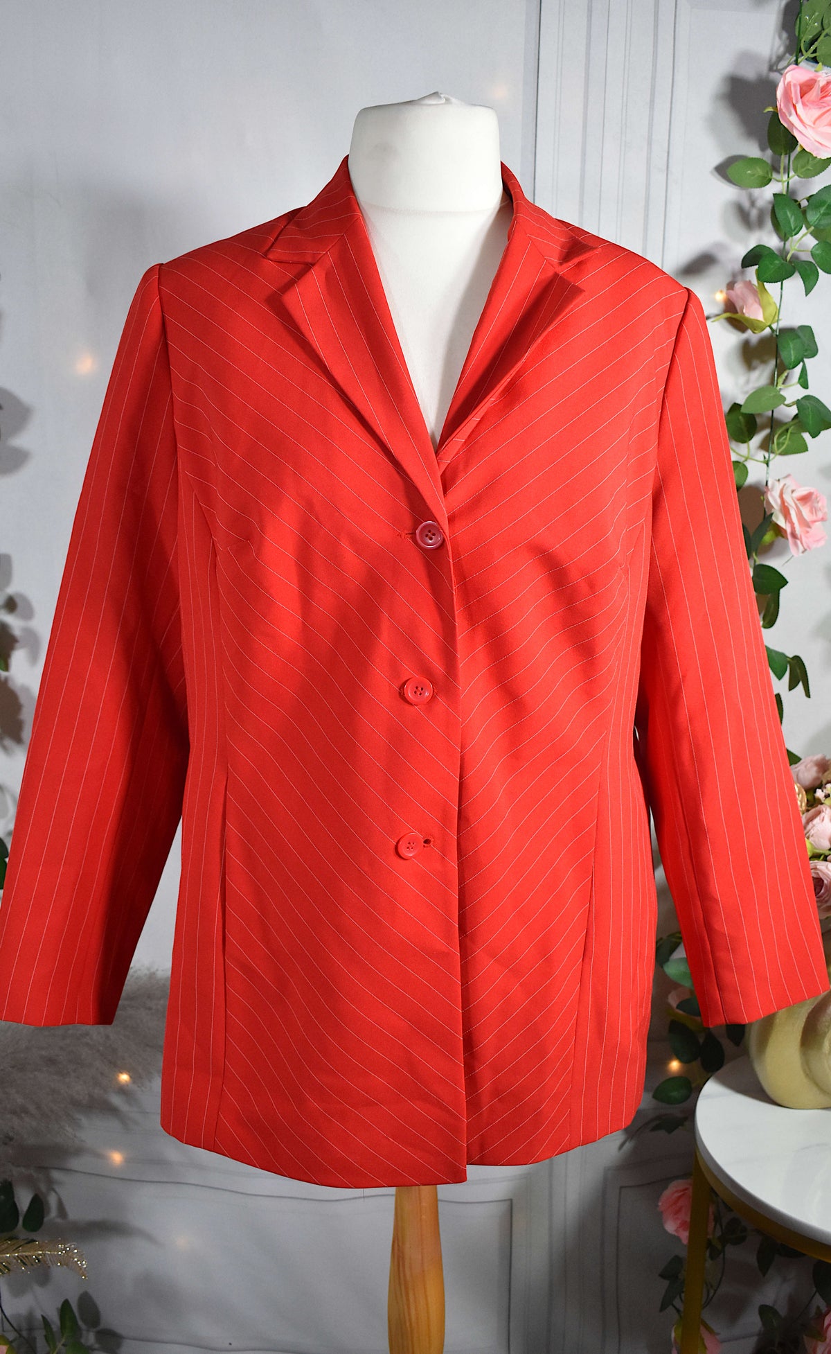 Blazer rouge aux fines rayures