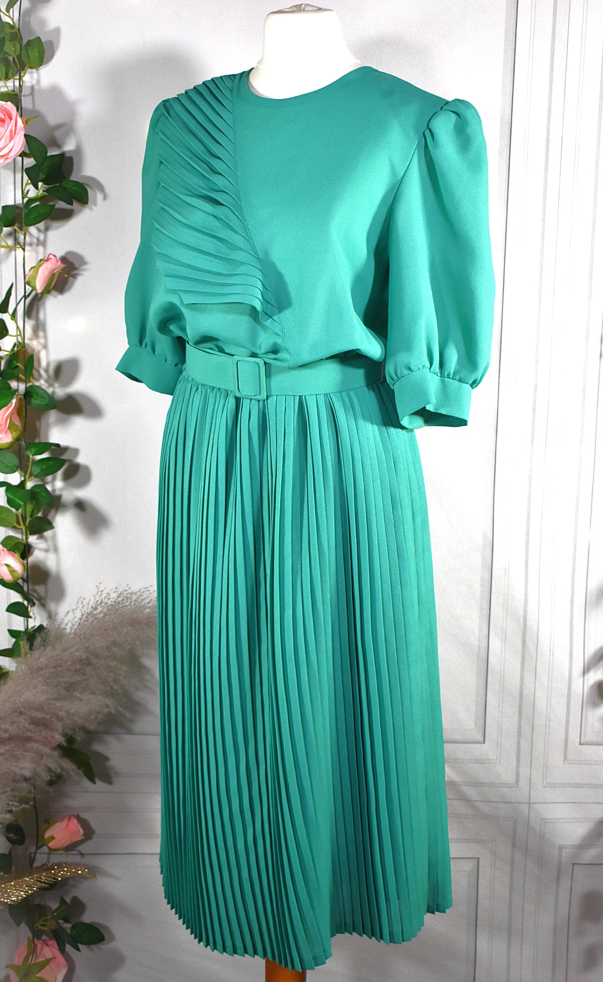 Robe plissée vert émeraude