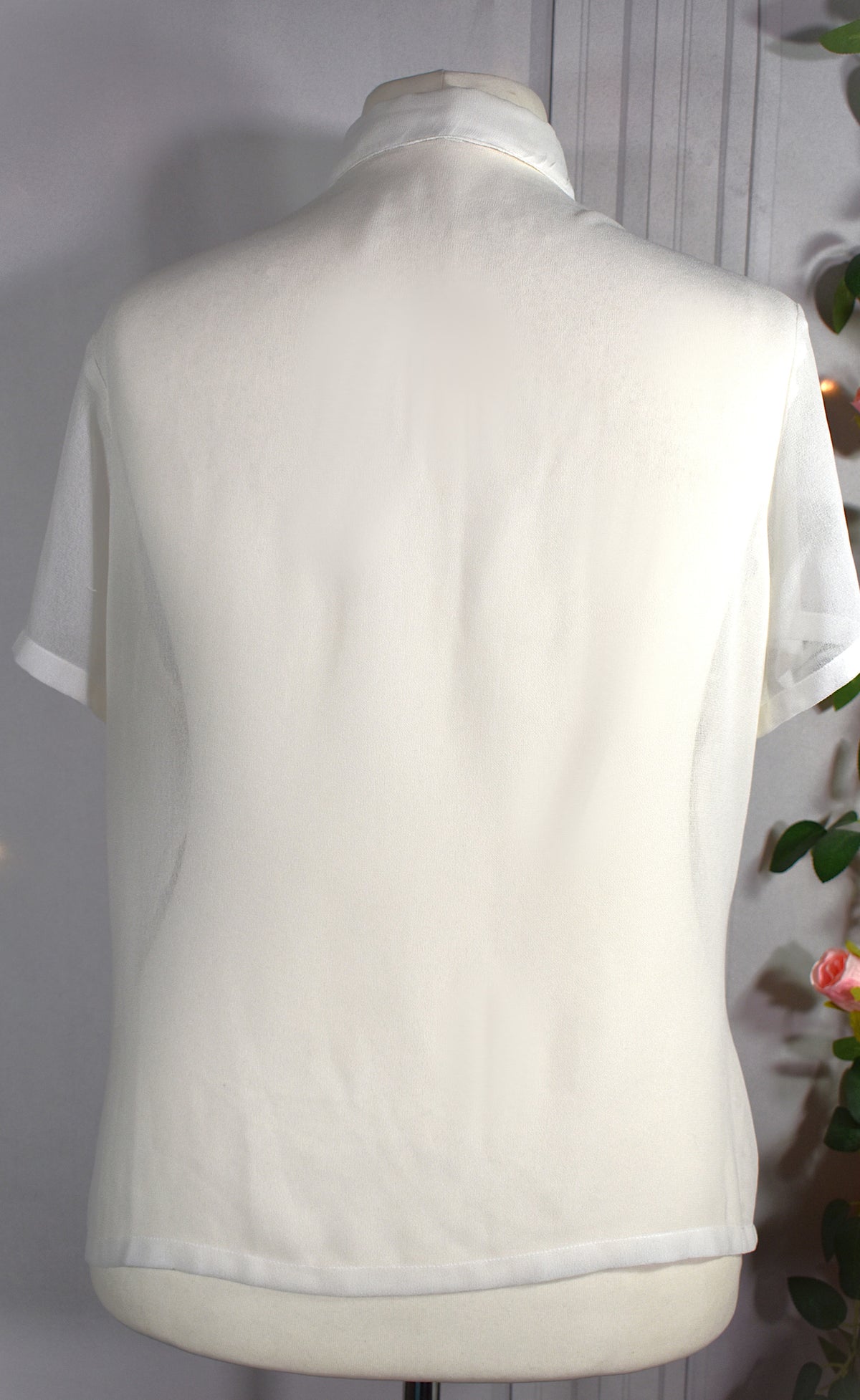 Chemise mousseline aux fleurs brodées blanche