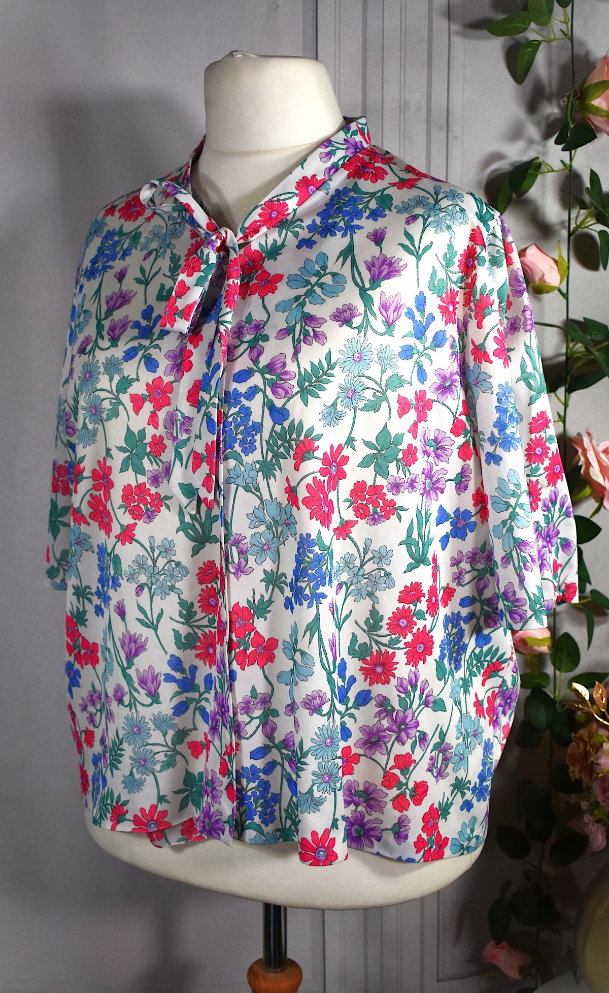 Chemise lavallière à fleurs