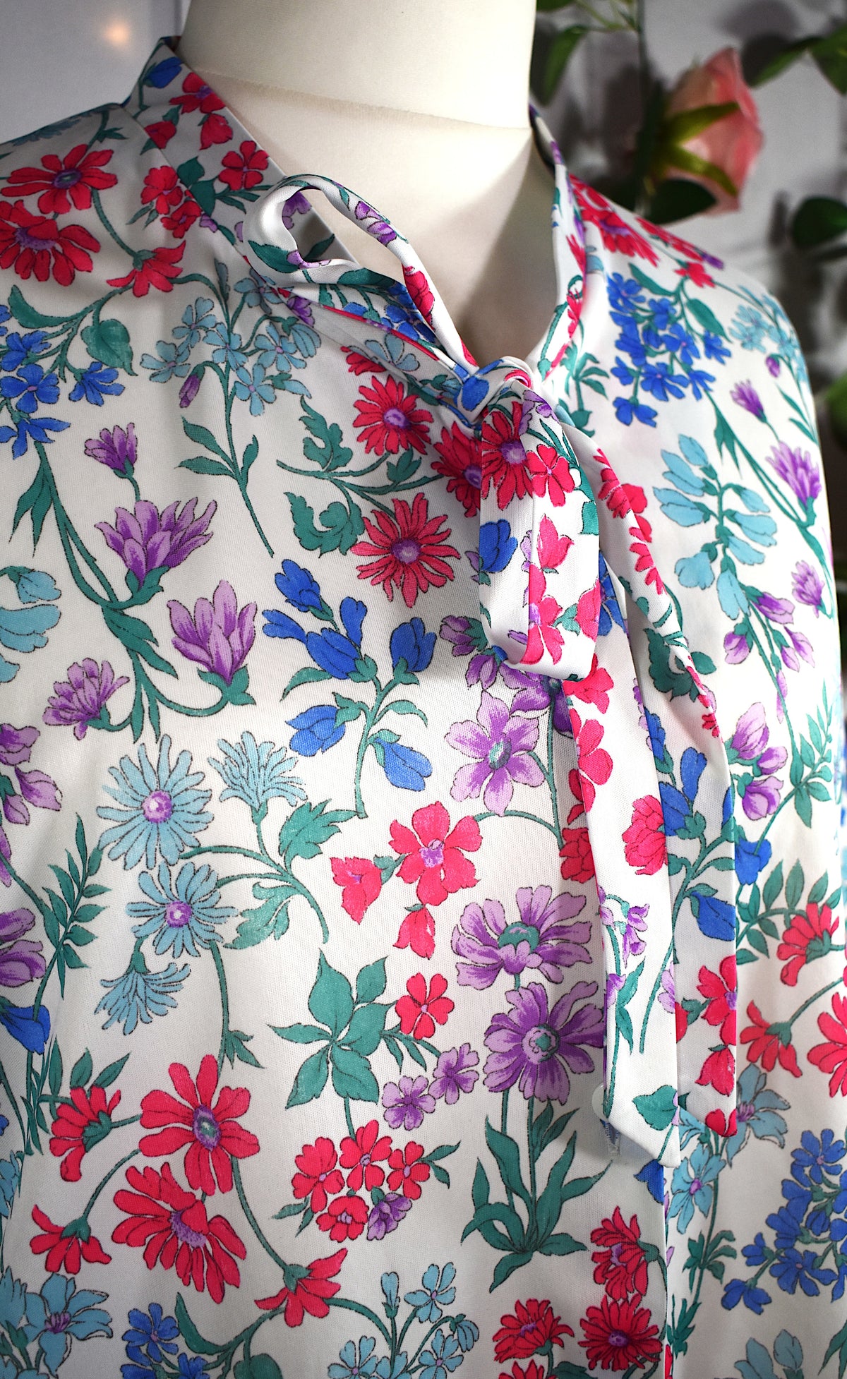 Chemise lavallière à fleurs