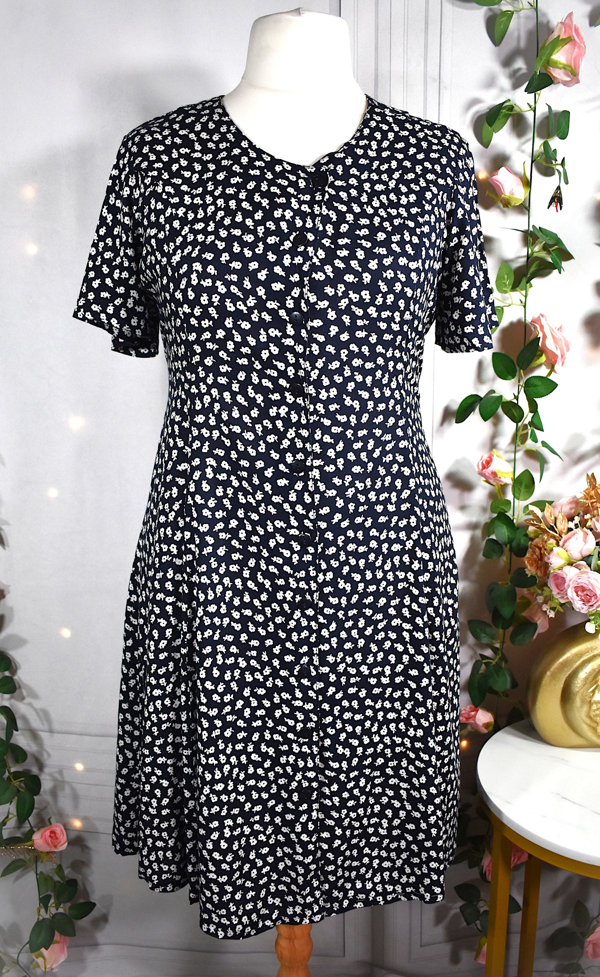 Robe en viscose bleu marine & fleurs blanches