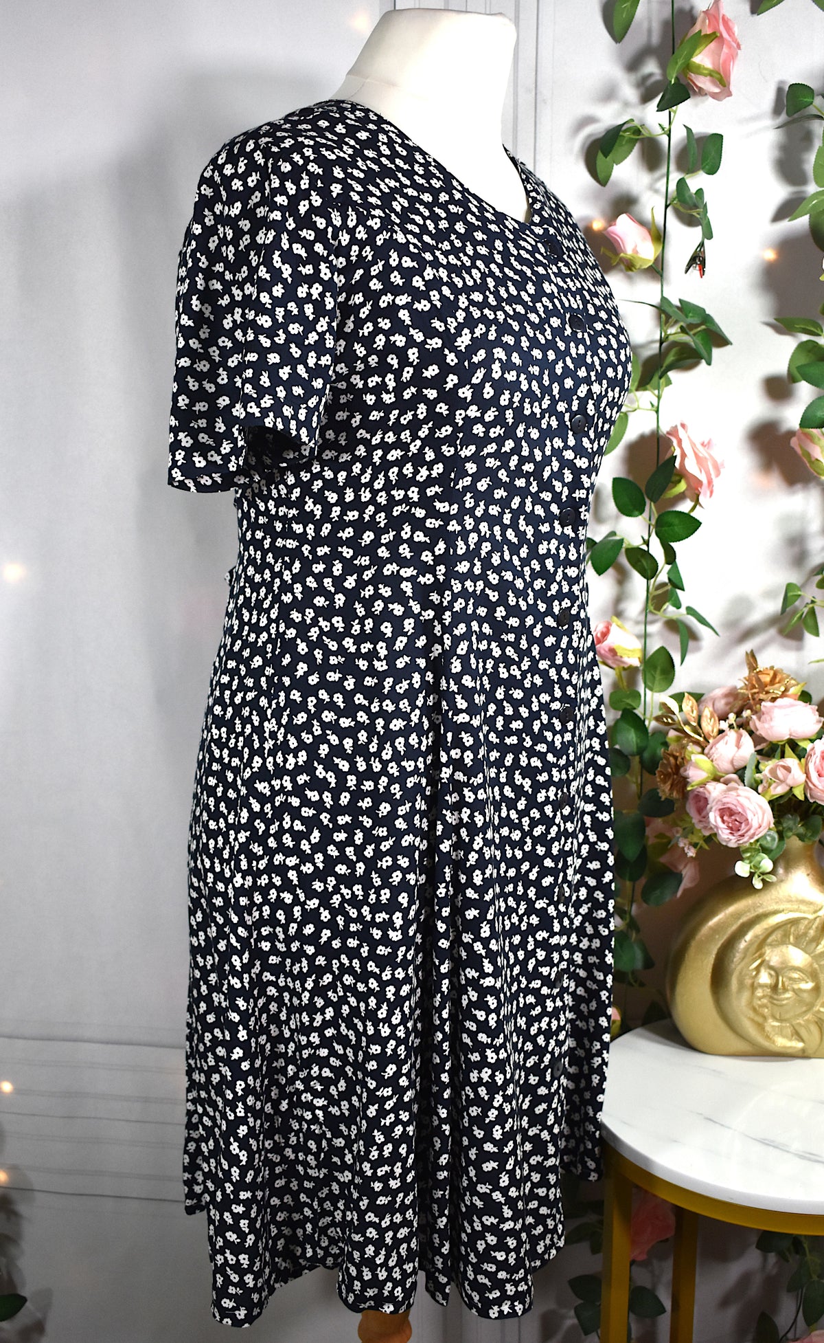 Robe en viscose bleu marine & fleurs blanches