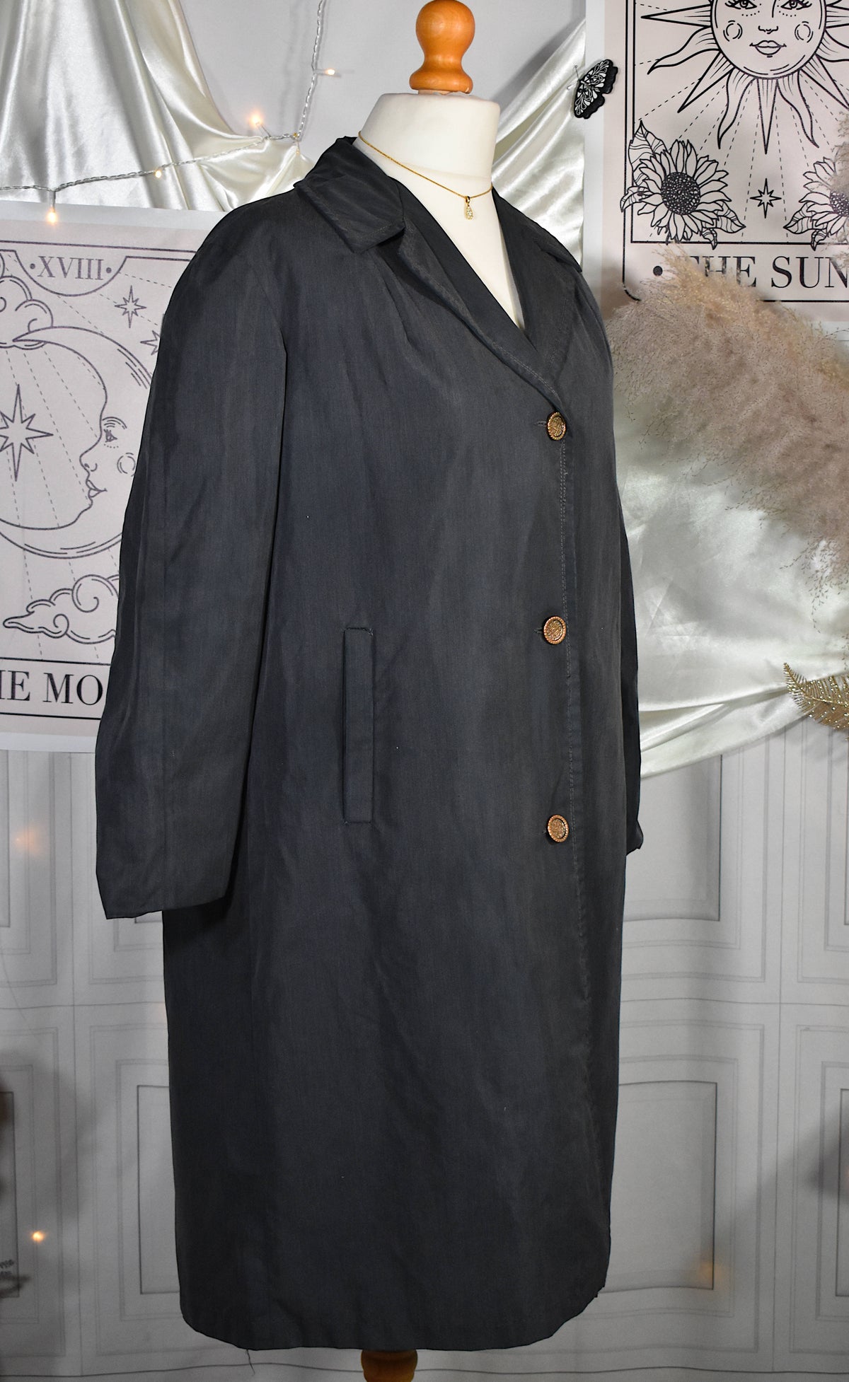 Gabardine gris anthracite mi-longue boutons cuivrés