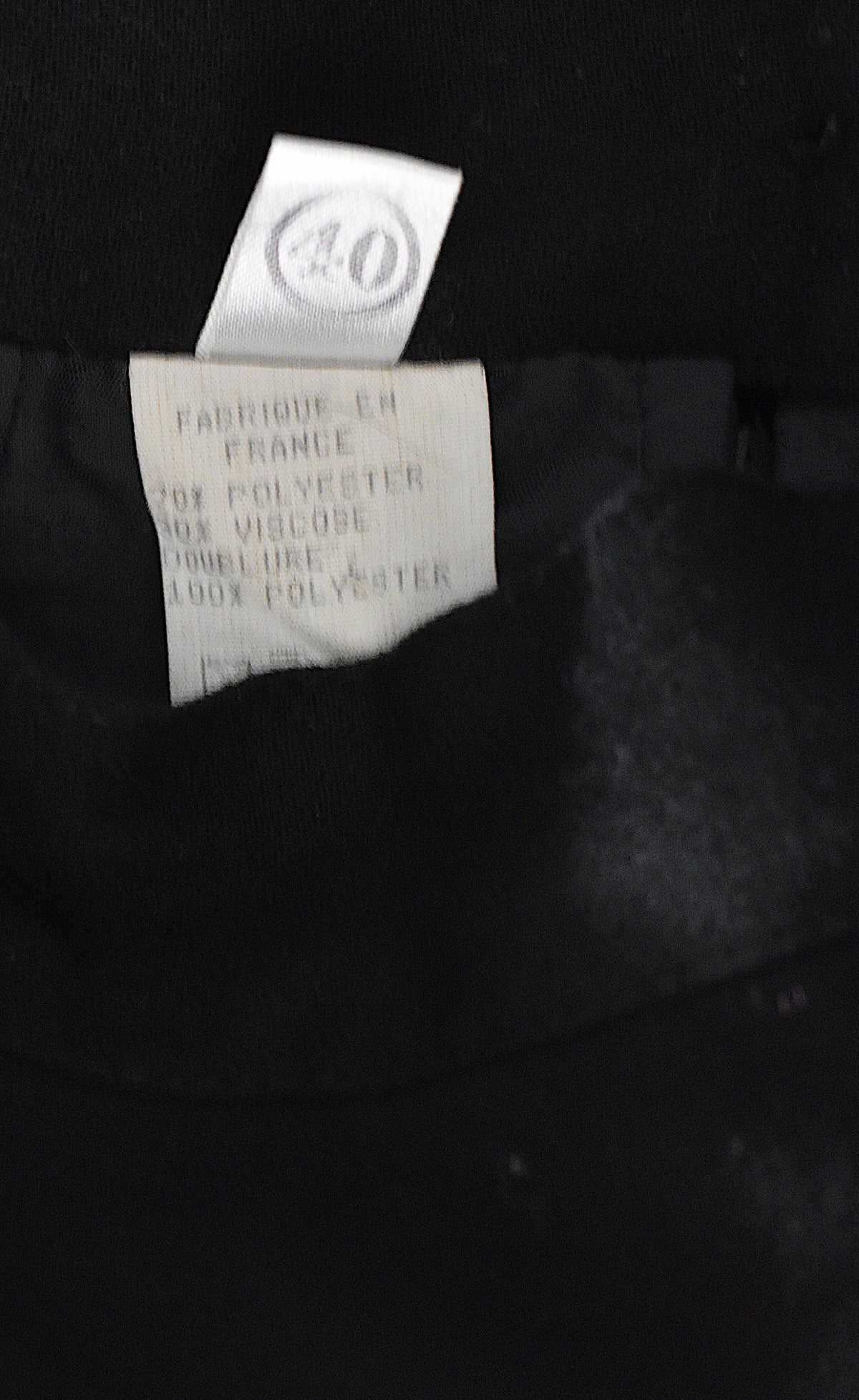 Jupe longue noire fentes devant boutons dorés