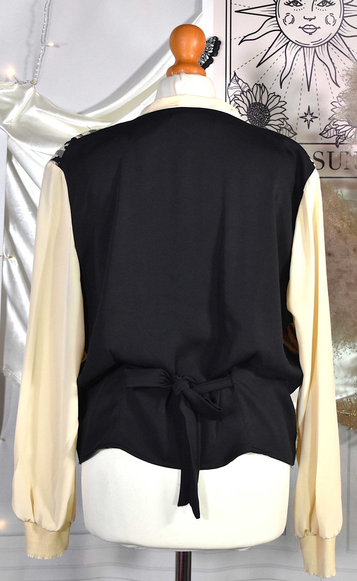 Chemise crème avec gilet intégré noir beige gris