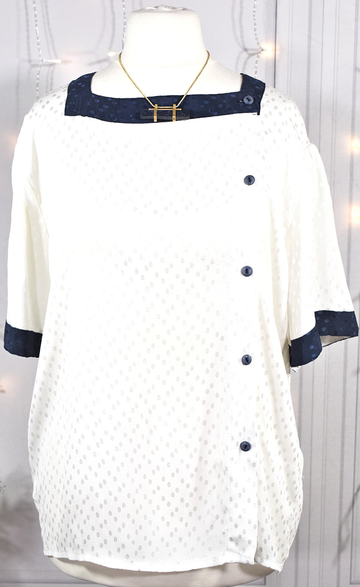 Blouse aux pois damassés blanc & bleu marine