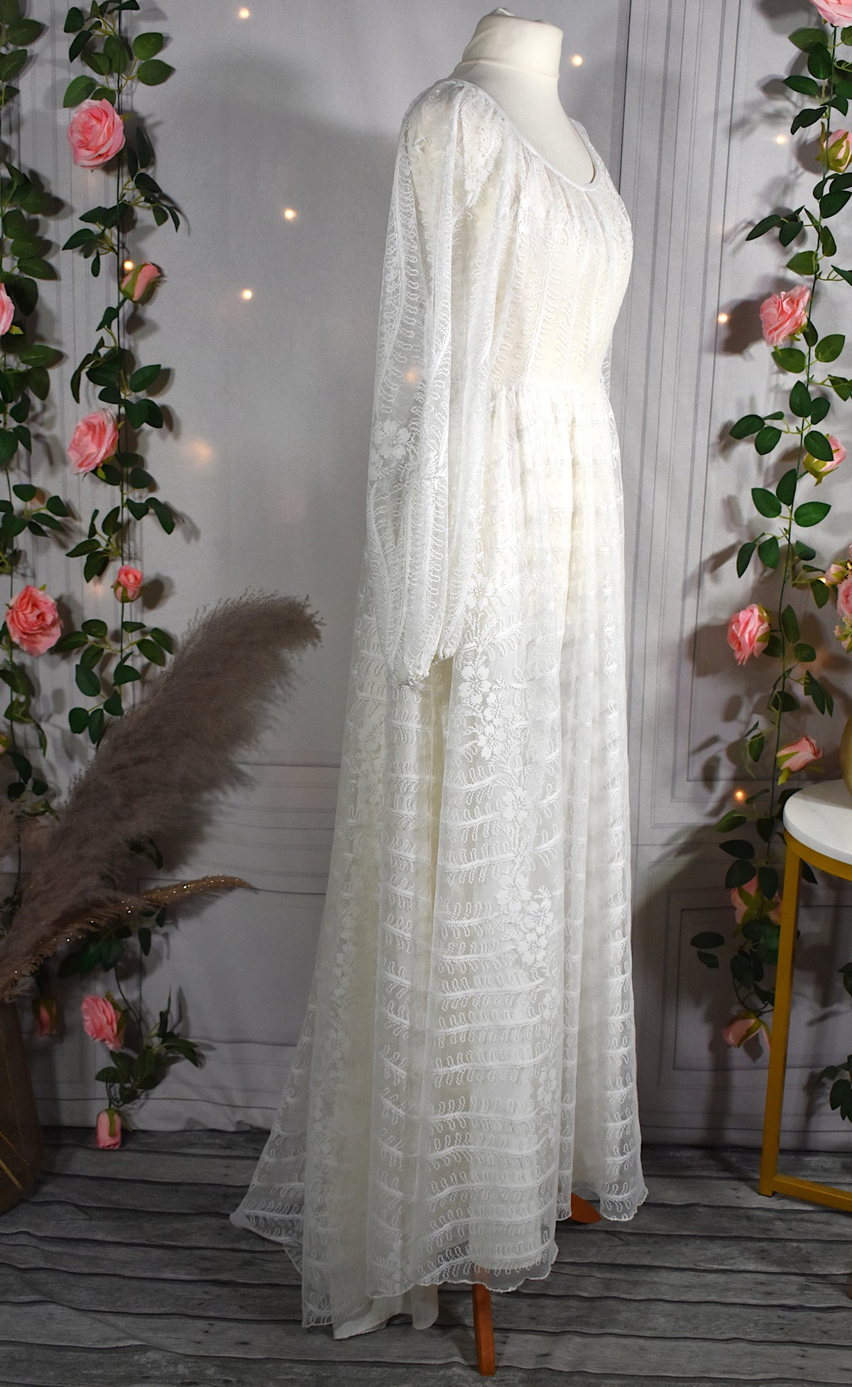 Robe de mariée dentelle florale 80's