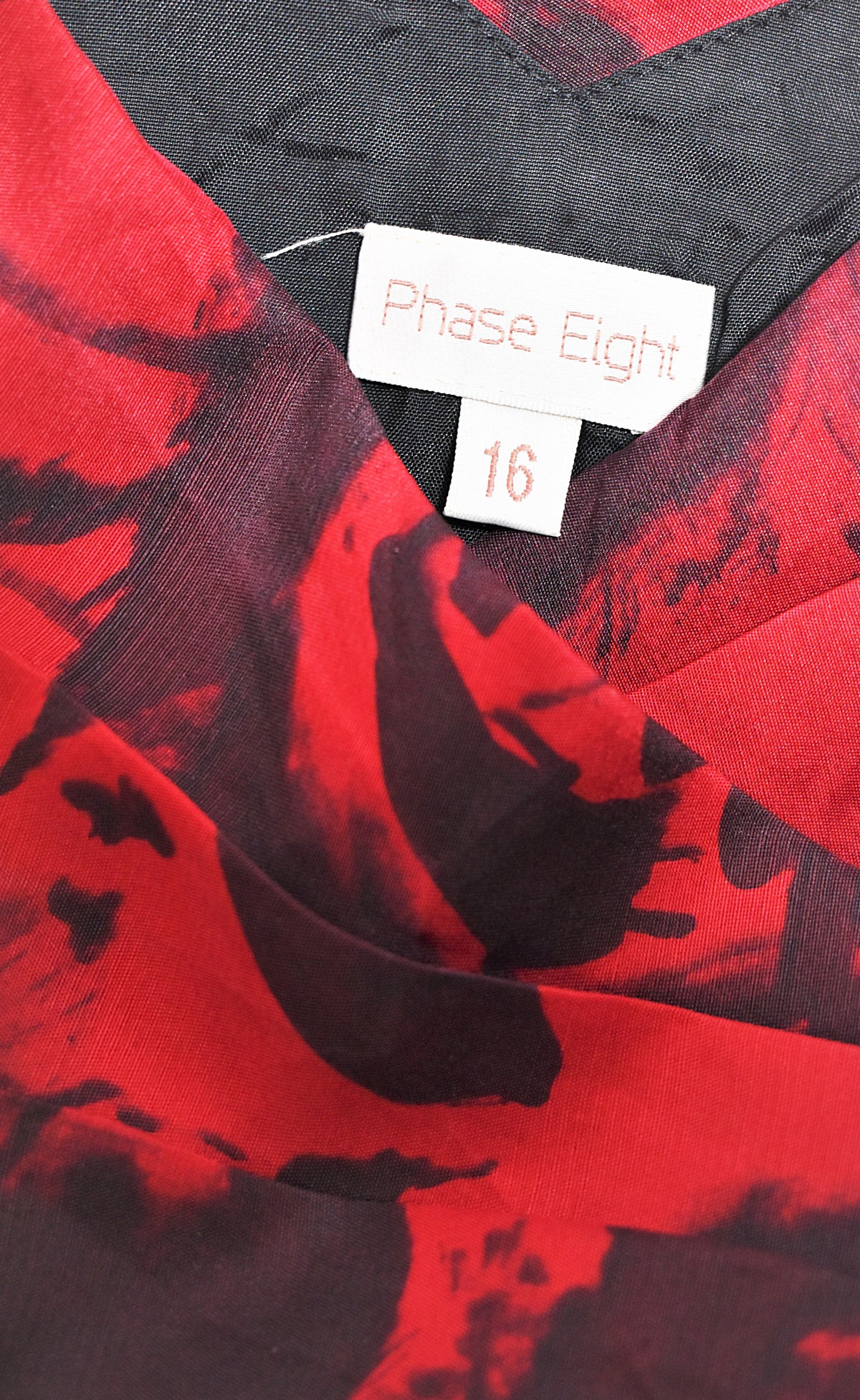 Top en soie drapé aux motifs fleurs rouges Phase Eight