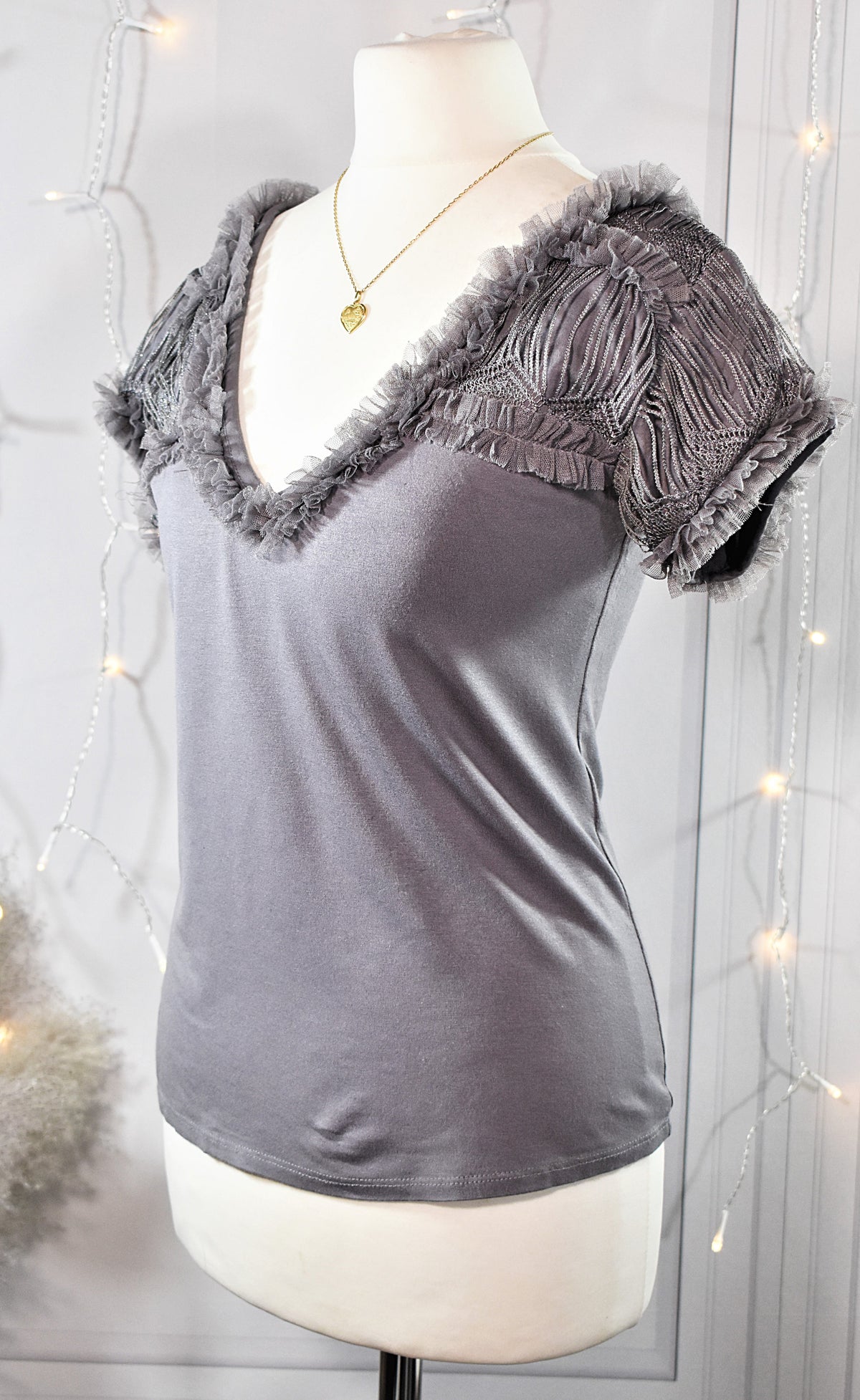 T-shirt gris froufrous & franges